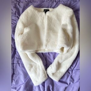 Windor | Soft Fluffy White Cardigan w/Clasp